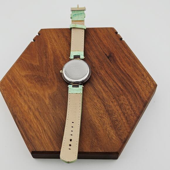 Dickies Women's Round Dial Watch Pastel Mint Green Leather Band Casual Everyday - Picture 5 of 6